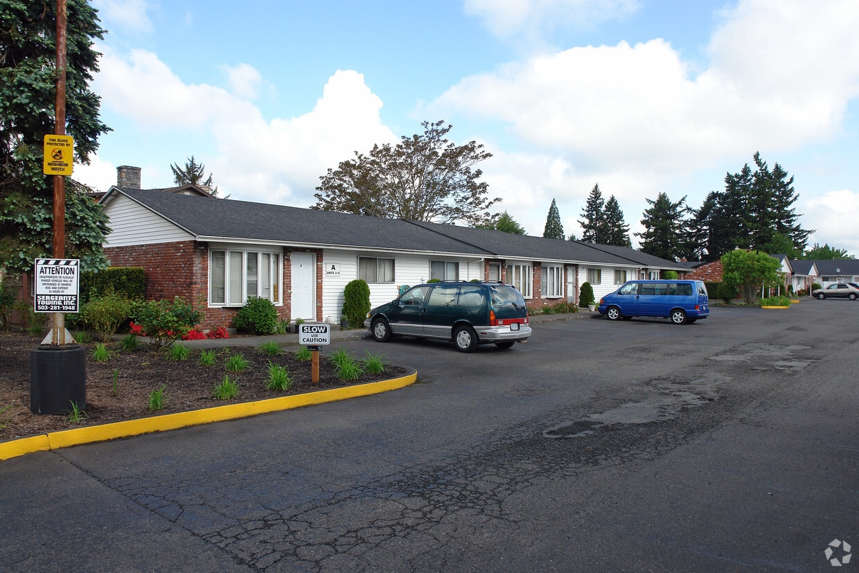 Burnside Colonial - Burnside Colonial Apartments