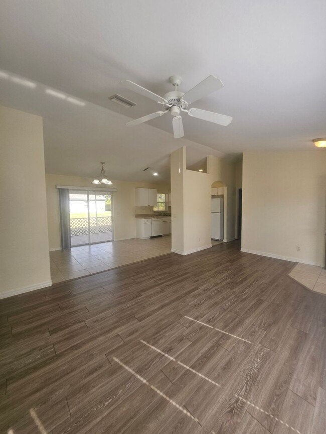 Foto del edificio - 7450 Blutter Rd