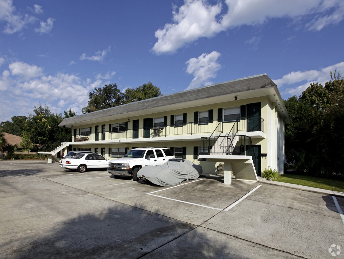 Primary Photo - COLINWOOD APARTMENTS