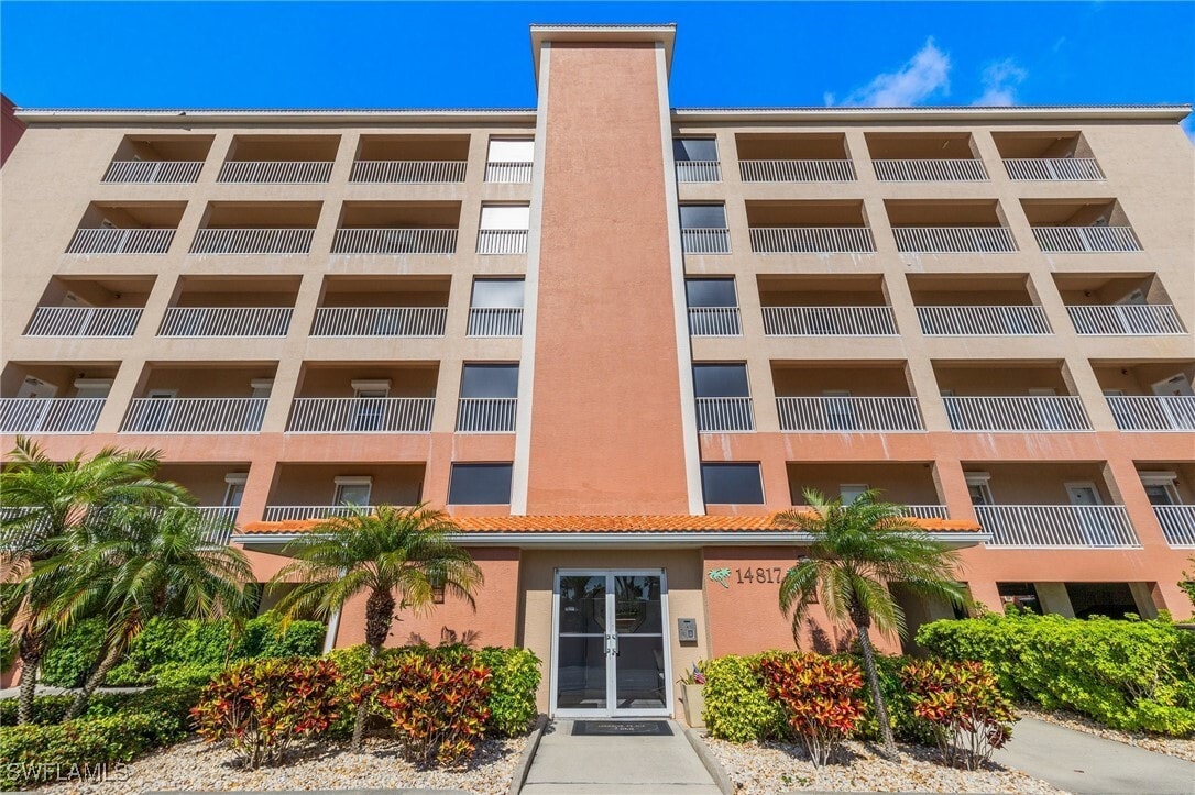 Building Photo - 14817 Laguna Dr