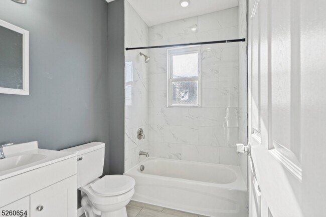 Foto del edificio - 388 S 11th St