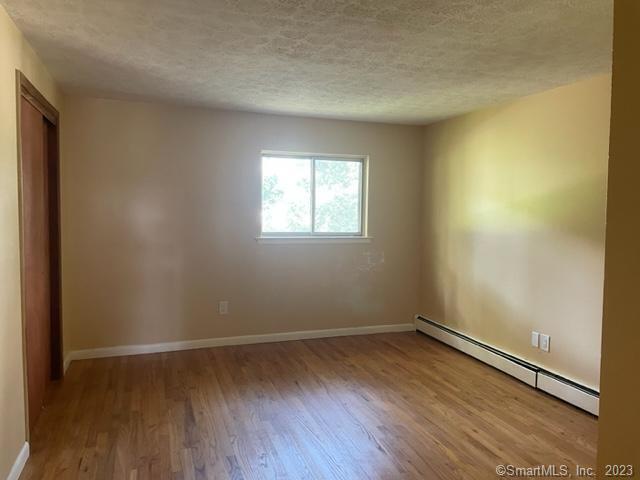 Foto del edificio - 4 Walnut Dr