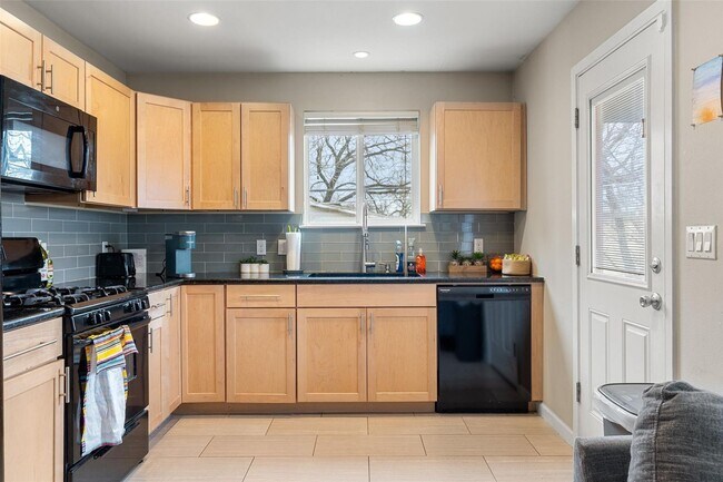 Foto del edificio - 3504 Speedway