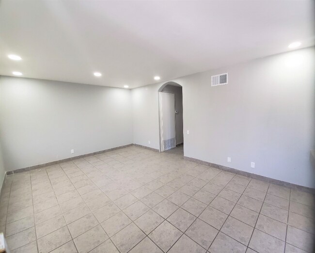 Building Photo - 5428 Demerest Ln