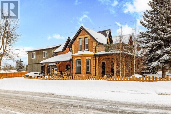 Photo du bâtiment - 302 Main St E