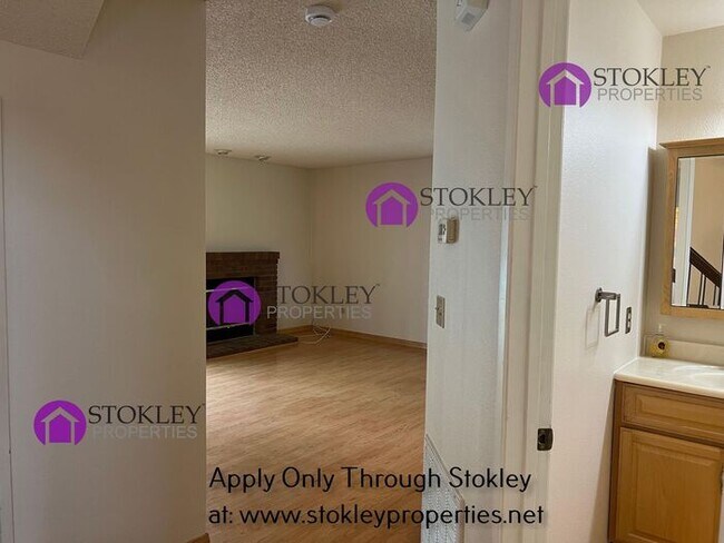 Foto del edificio - 3840 Rockford Dr