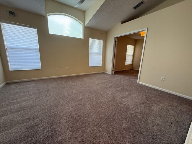 Building Photo - Beautiful Lake Mary 4 Bedroom home in Gated Community with Community Pools