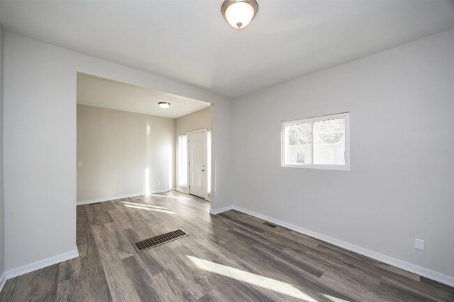 Foto del edificio - 1332 E Sheridan Ave