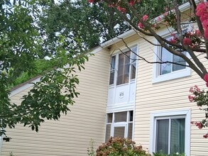 Building Photo - 875 Carew Rd