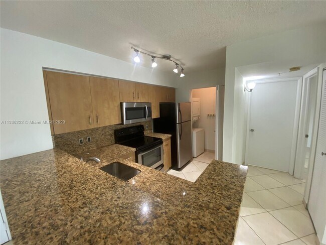 Foto del edificio - 4350 NW 107th Ave