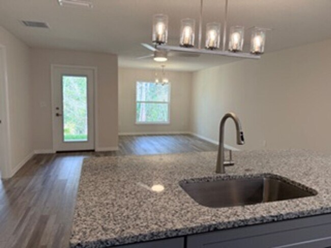 Building Photo - New Pine Lake Duplex