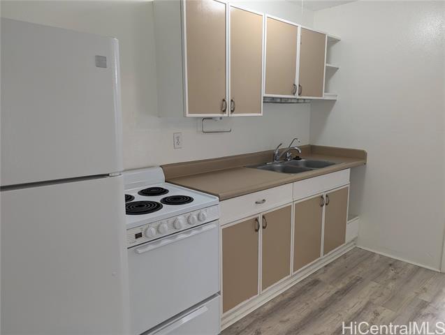 Foto del edificio - 42-099-99 Old Kalanianaole Rd