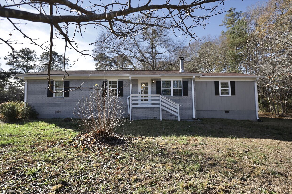 Primary Photo - 3 br, 2 bath House - 55 Sears Rd