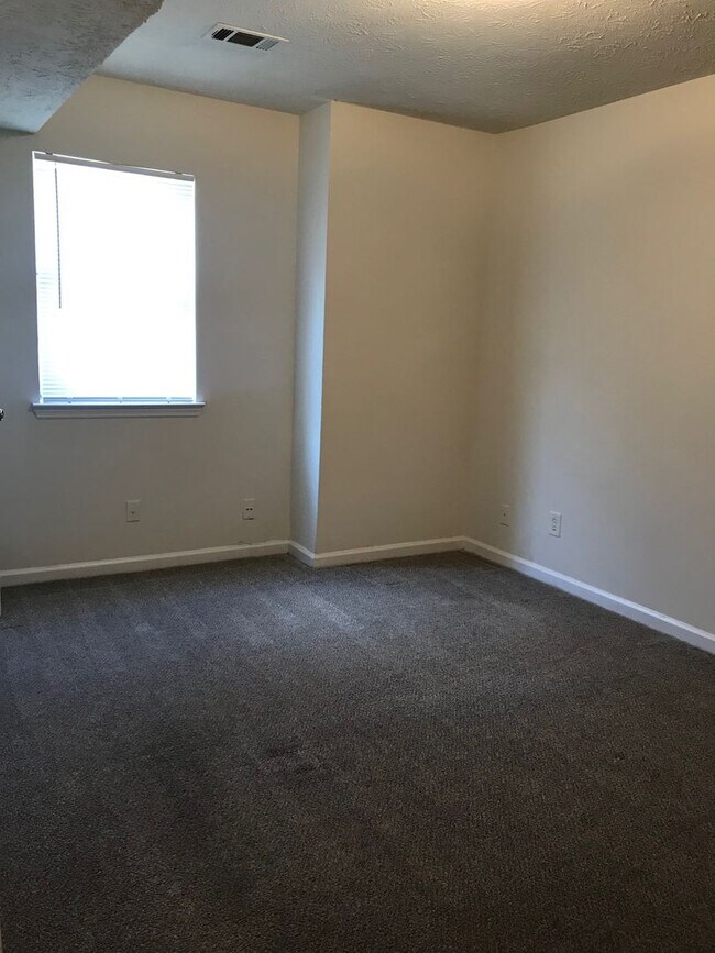 Foto del edificio - 8843 W Hills Ct