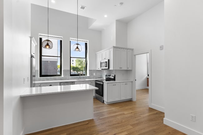 Building Photo - 101 Richmond St