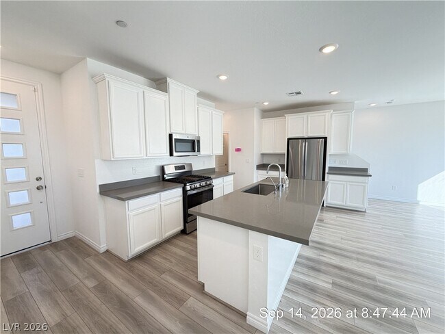 Foto del edificio - 8856 Flora Run Ave