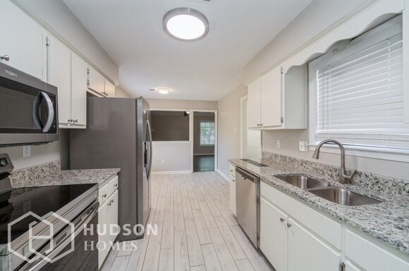 Building Photo - NOW AVAILABLE! - 3881 Plum Hill Dr, Memphi...