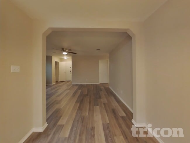 Building Photo - 160 Hanging Moss Dr