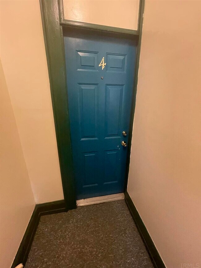 Foto del edificio - 416 E 2nd St