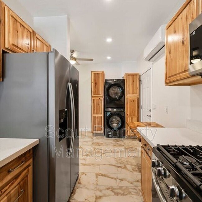 Foto del edificio - 4643 Cove St