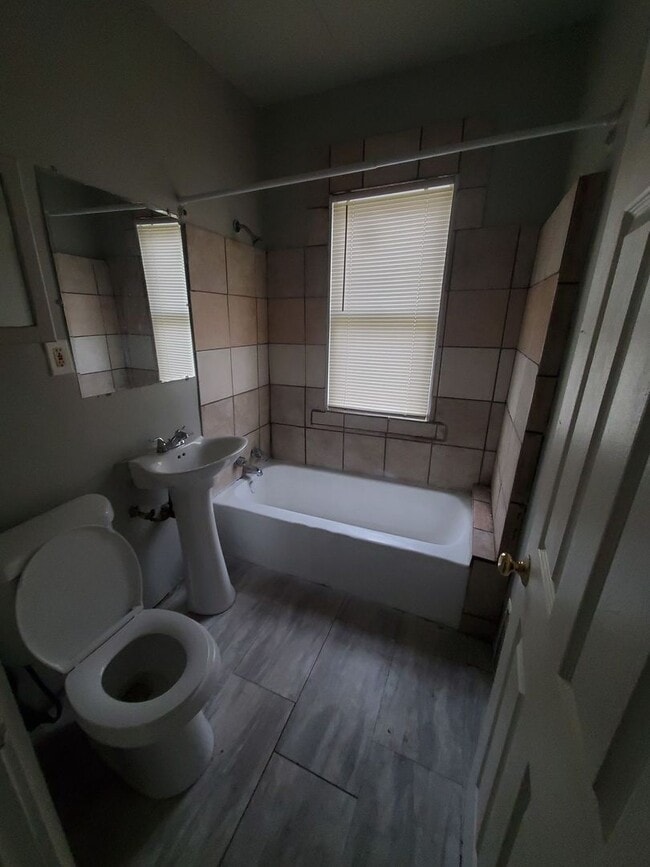 Building Photo - 3143 N 14th St