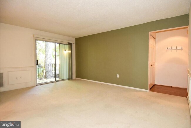 Foto del edificio - 7760 New Providence Dr