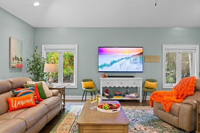 Foto del edificio - 30 Firethorn Ln