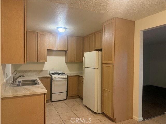 Building Photo - 1209 W Rosewood Ct