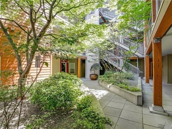 Building Photo - 2440 Western Ave