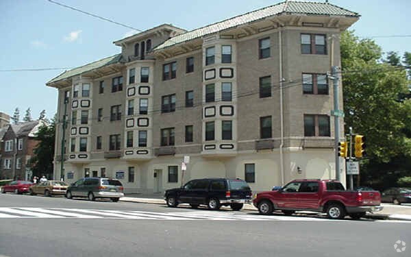 Building Photo - 5001-5011 Oxford Ave