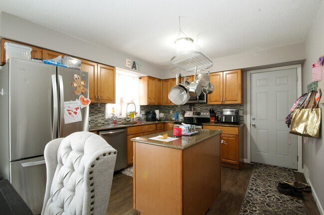 Building Photo - 1811 Truman Ct