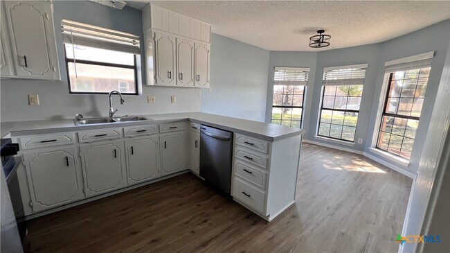 Building Photo - 1803 Anna Lee Dr