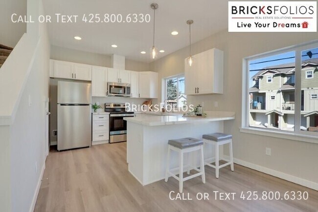 Building Photo - Experience unparalleled comfort and conven...