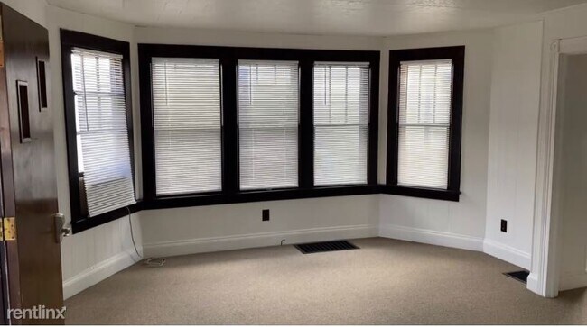 Building Photo - 3 br, 1 bath House - 615 12th St