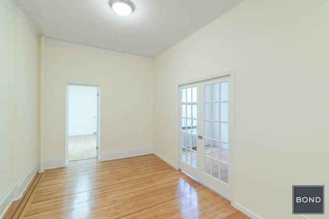 Building Photo - 218 W 72nd St