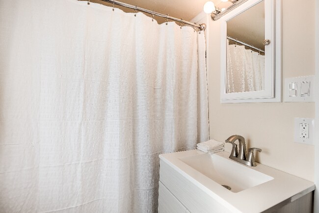 Building Photo - 68 Park St