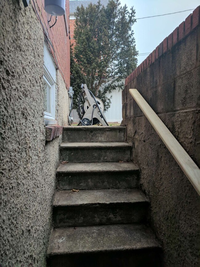 Foto del edificio - 1219 Brewster st.