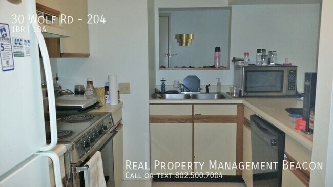 Foto del edificio - 30 Wolf Rd