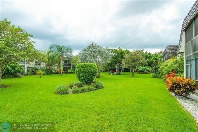 Foto del edificio - 3119 Oakland Shores Dr