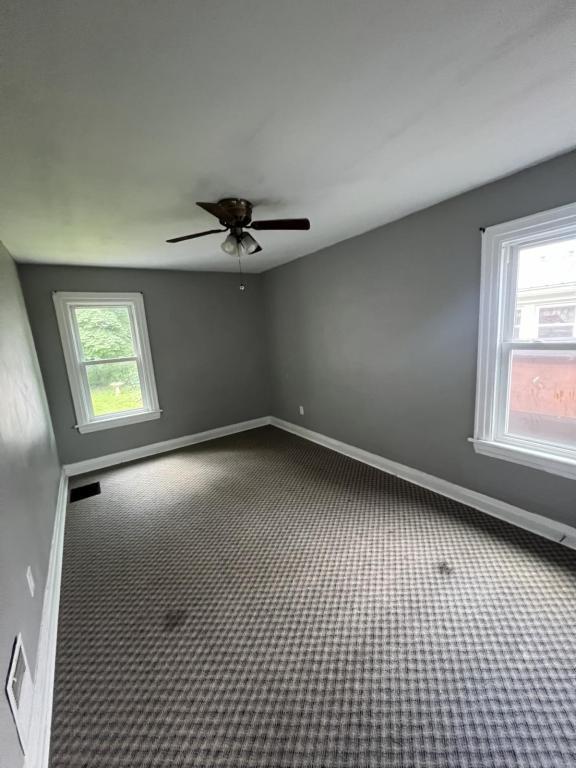 Foto del edificio - 233 E 33rd St