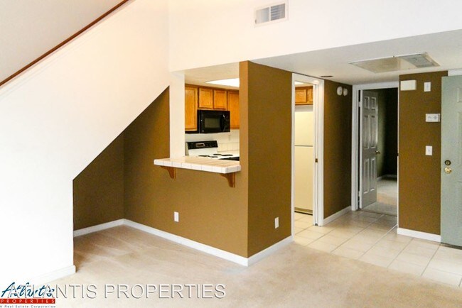 Building Photo - 1040 Summerplace Dr