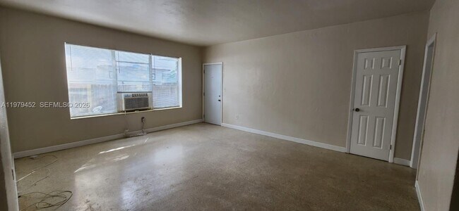 Building Photo - 736 83rd St