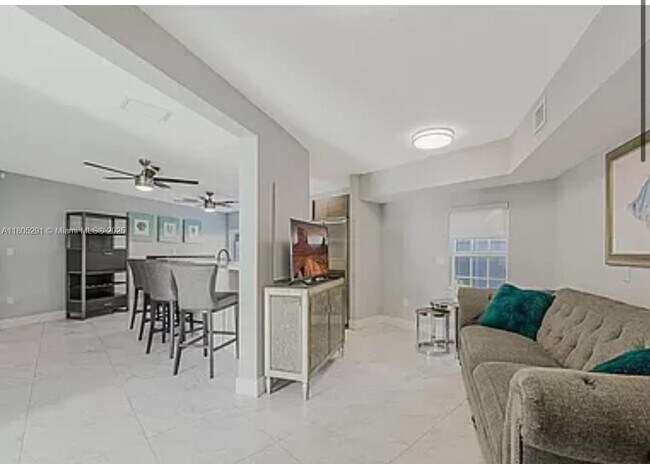 Foto del edificio - 725 SE 14th Ct