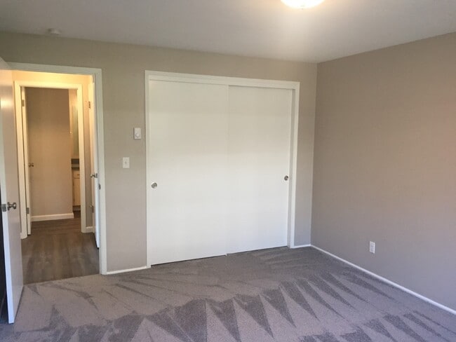 Bedroom Facing Closet - 617 Dayton St