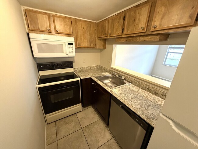 Foto del edificio - 7009 Waterside Dr