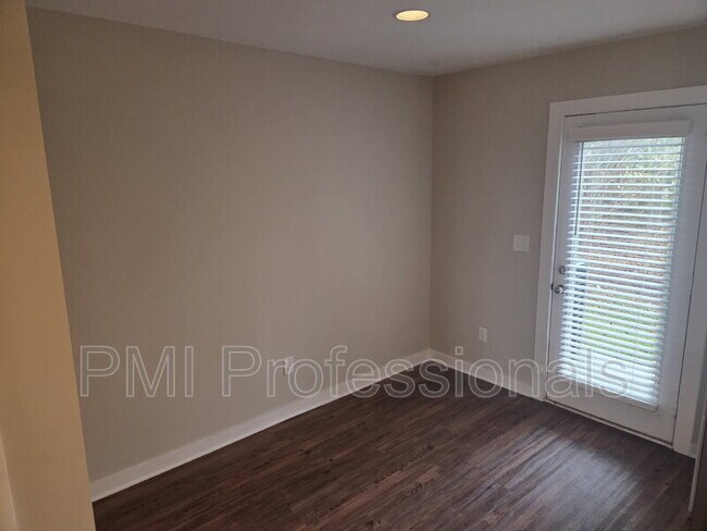 Foto del edificio - 608 Hadley Vlg Blvd