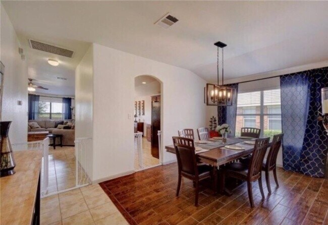 Foto del edificio - 1112 Cockrill Ct