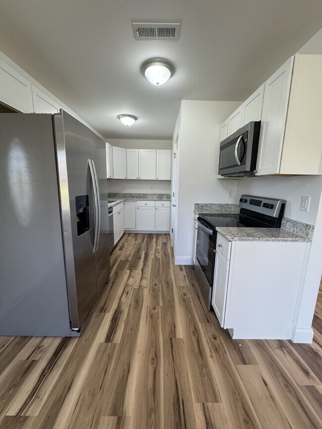 Foto del edificio - 380 Quinn Hill Ln