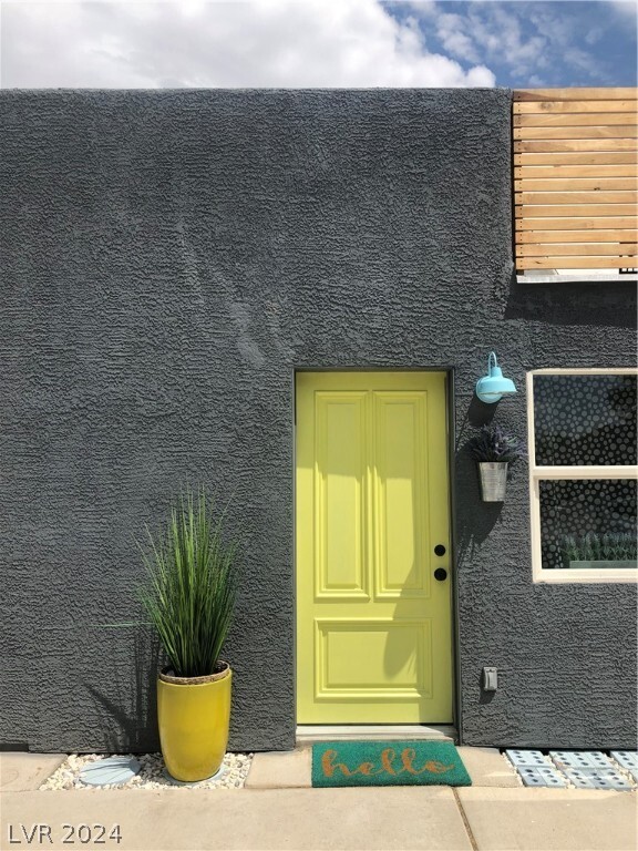 Primary Photo - 1061 Bracken Ave