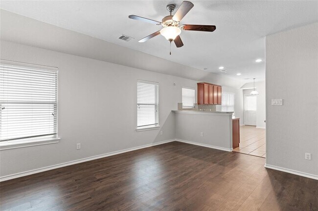 Foto del edificio - 14143 Astonshire Ln